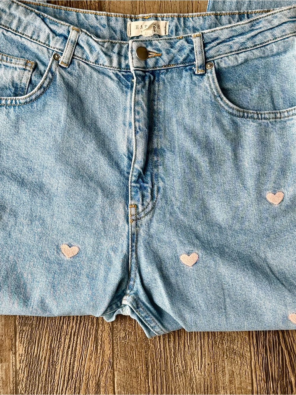 Francesca's Collections Light Blue Straight-Leg Jeans with Pink Heart - Picture 3 of 11